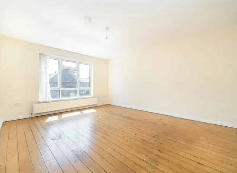 3 Double Bedroom Family Home Near New Cross Stations
