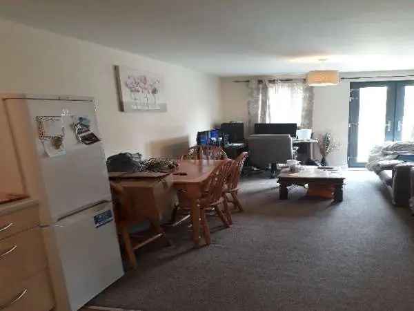 Flat For Rent in Ashford, England