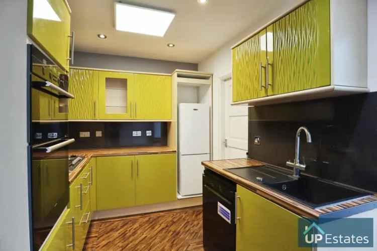 4 Bedroom Terraced House to Rent