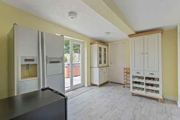 6 Bed House for Sale Warsash with Equestrian Facilities
