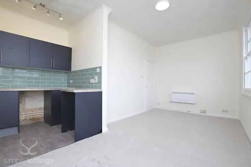 0 Bedroom Flat House to Rent Brighton Station