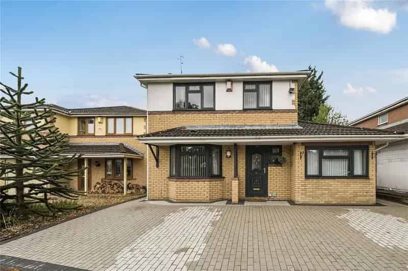 5 Bedroom Detached House for Sale Family Home