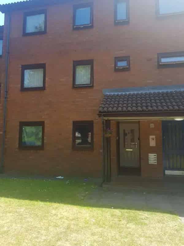 2 Bed Spacious Flat 1st Floor