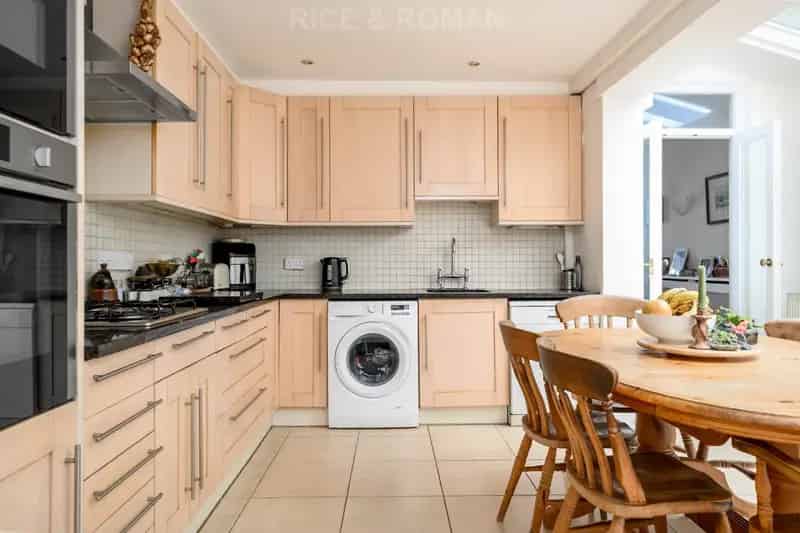 4 Bedroom Semi Detached House Wimbledon