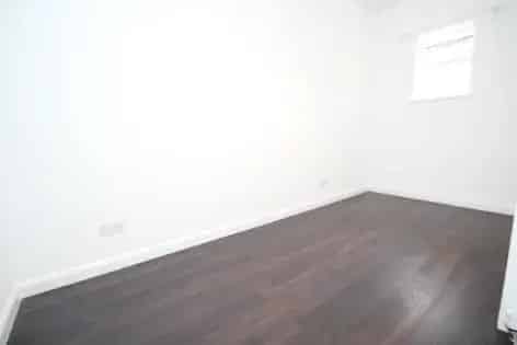 2 Bedroom Flat 55 m² London South Croydon Top Floor Apartment