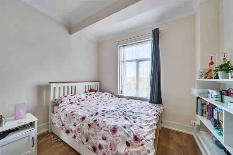5 Bed Semi-Detached House for Sale