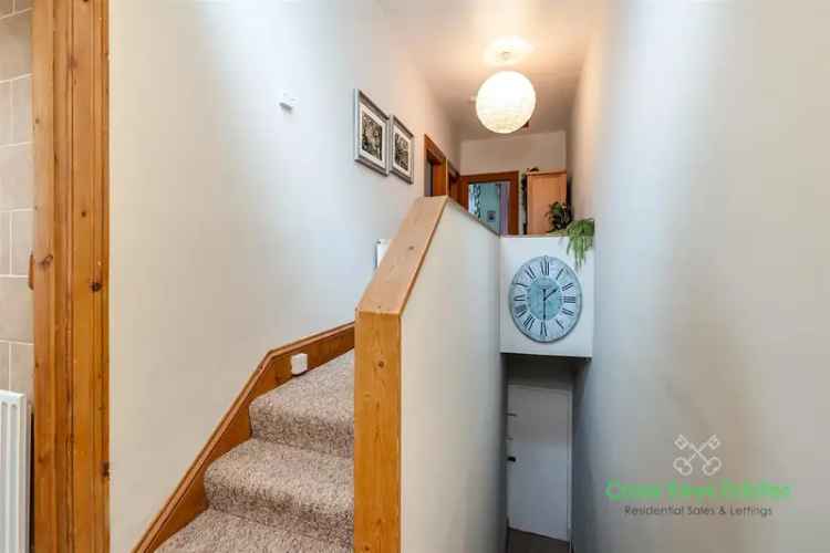 2 Bedroom Apartment House to Rent