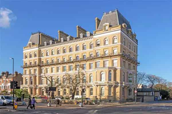 3 Double Bedroom Apartment in Grade II Listed Building