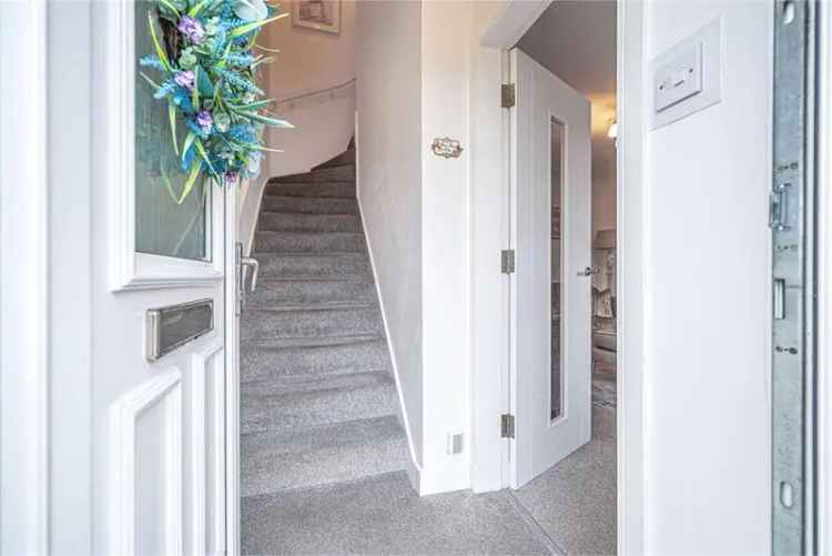 2 Bed Terraced House Rosyth - Modern Kitchen & Enclosed Garden
