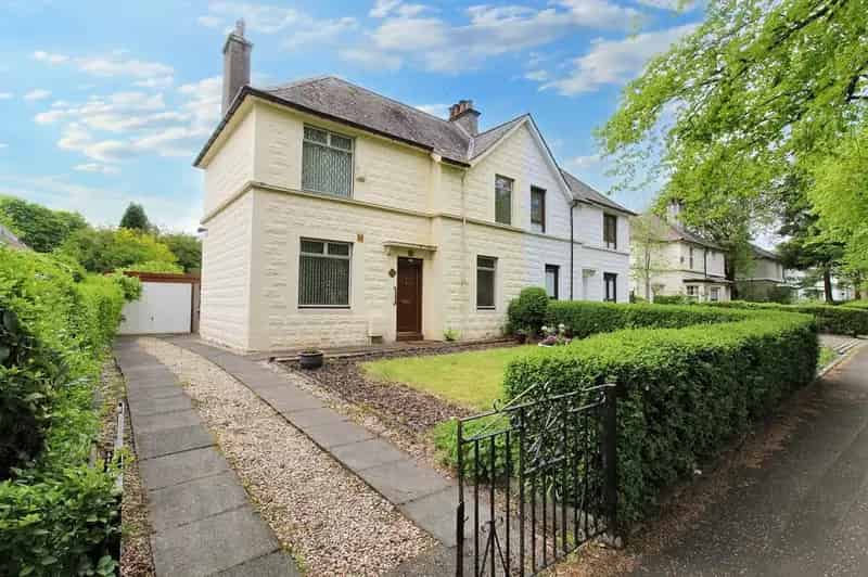 3 Bedroom Semi-Detached House For Sale Near Bellahouston Park