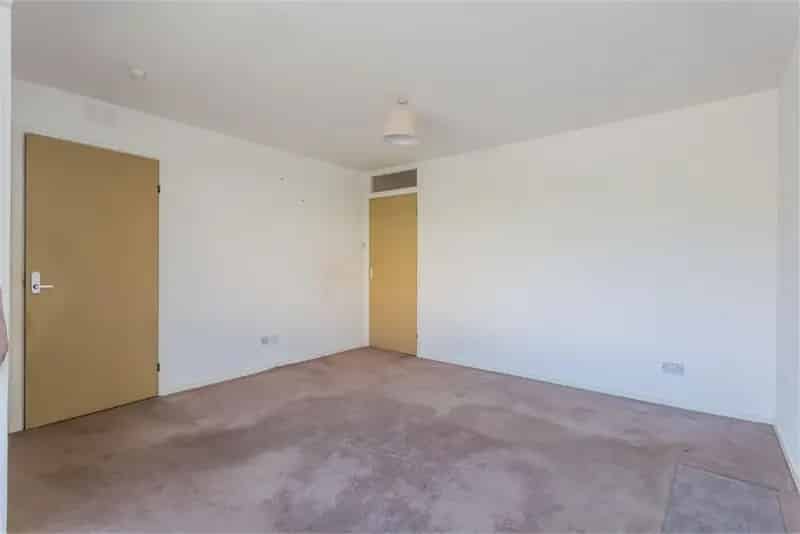 1 Bed Bungalow Near Retail Parks
