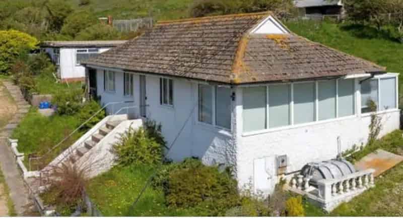 7 Private Houses for Sale - Low Density Development
