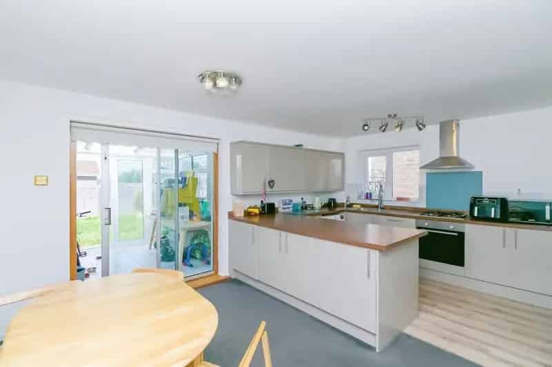 3 Bedroom Detached House Highlighted Park Conservatory Bathroom Downstairs WC
