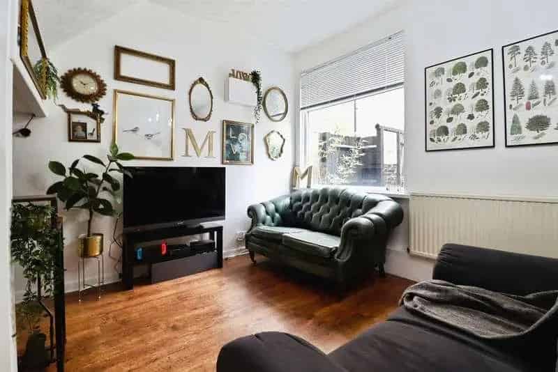1 Bed Flat for Sale Claude Road Cardiff