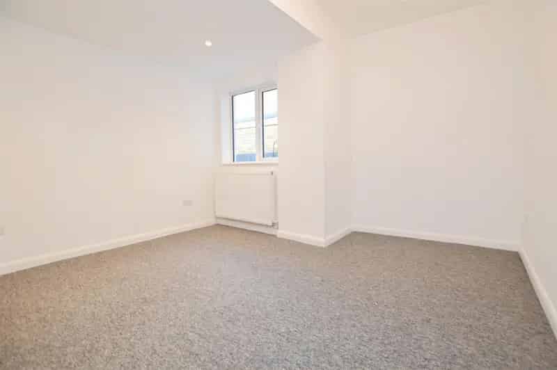 2 Bedroom Flat To Rent 632 SQ FT