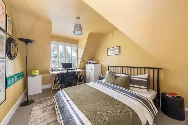 2 bed flat for sale