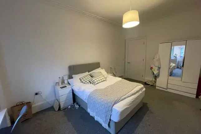 Flat to rent in Gardner Street, Glasgow G11