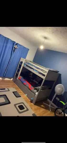 Spacious 2 Bed House Near Seafront Schools