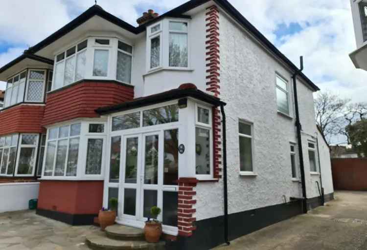 3 bedroom semi-detached house to rent