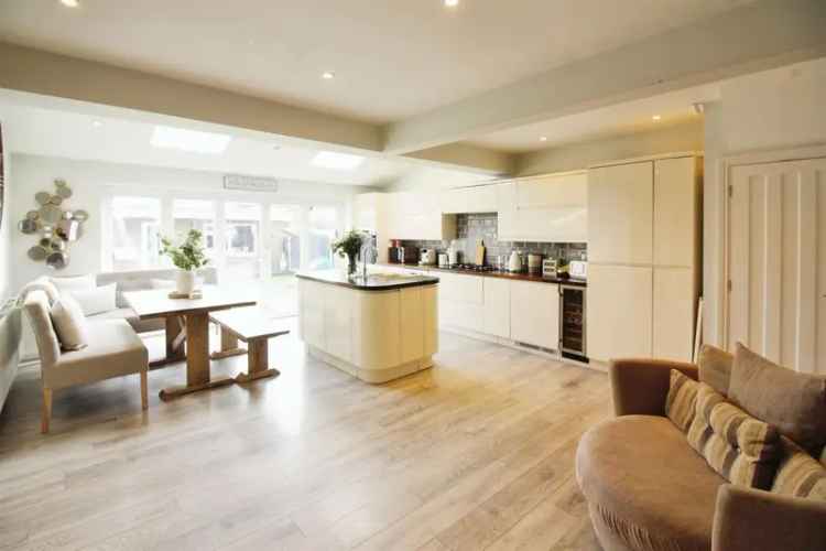 3 Bedroom Semi Detached House to Rent Crossgates