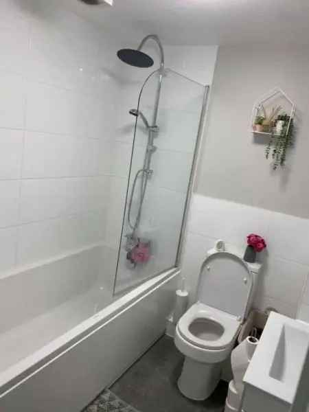 Flat For Rent in Dacorum, England