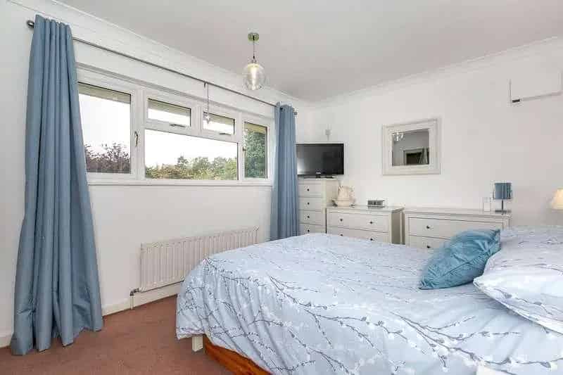 4 Bed Detached House For Sale Smallfield