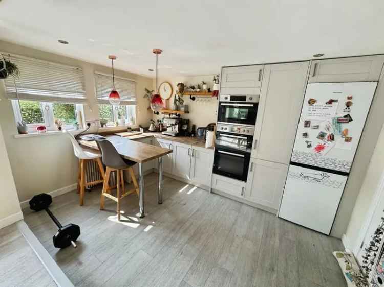 3 Bedroom Semi-Detached House Coed Hirwaun