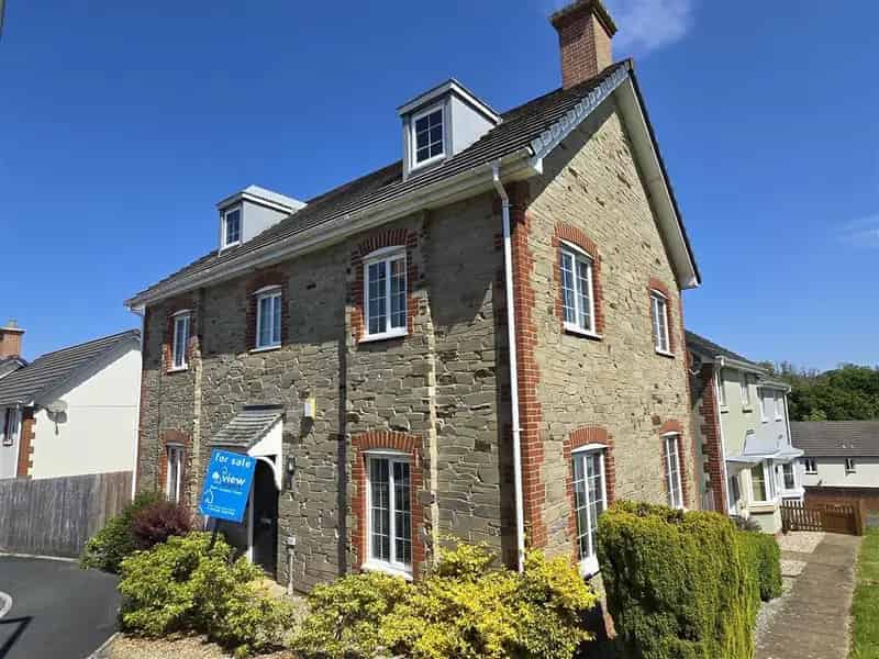 5 bedroom house for sale