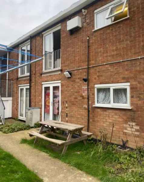 Flat For Rent in Stevenage, England