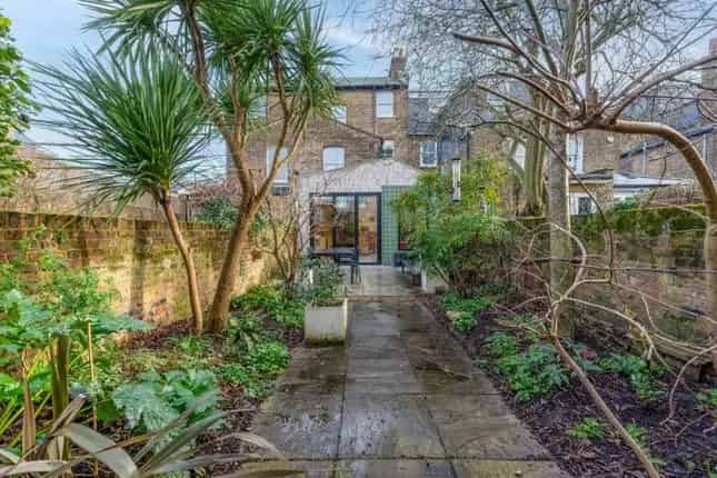 Four Bedroom Family Home Bouverie Road London N16