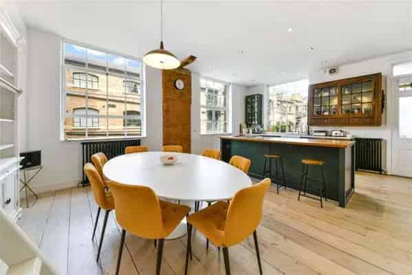 2-Bedroom Apartment in Iconic Spratt's Factory Conversion