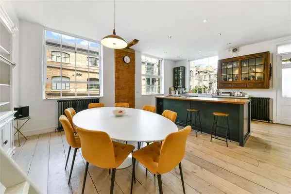 2-Bedroom Apartment in Iconic Spratt's Factory Conversion