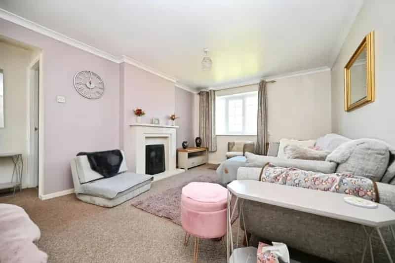 1 Bed Flat for Sale - No Onward Chain