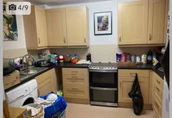 Large 2 Bed Flat Near Train Station Balcony Nature Reserve