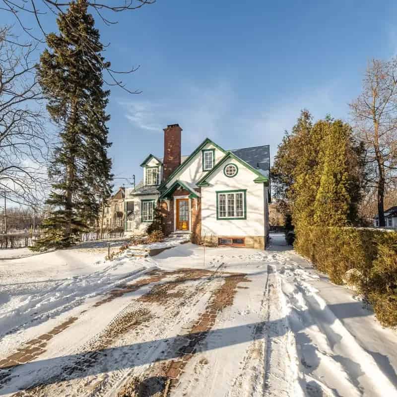 Lac St-Louis Waterfront Home 6 Bedrooms Large Lot