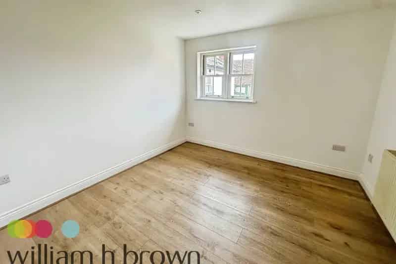 One Bedroom Apartment Braintree - Allocated Parking Available