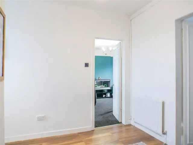 2 bedroom flat  for sale