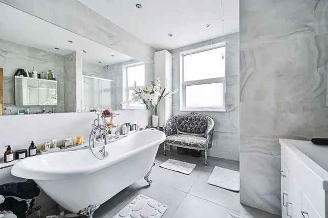 4 Bedroom House for Sale in Clapton E5