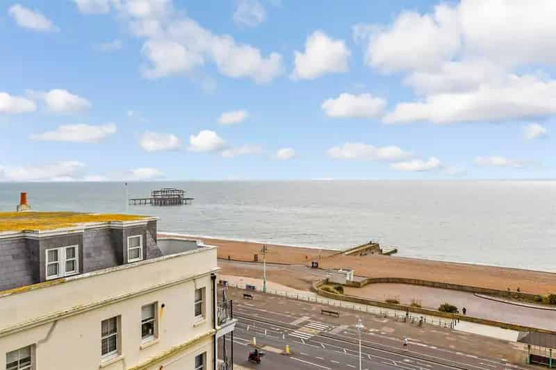 3 Bedroom Seafront Art Deco Apartment for Sale