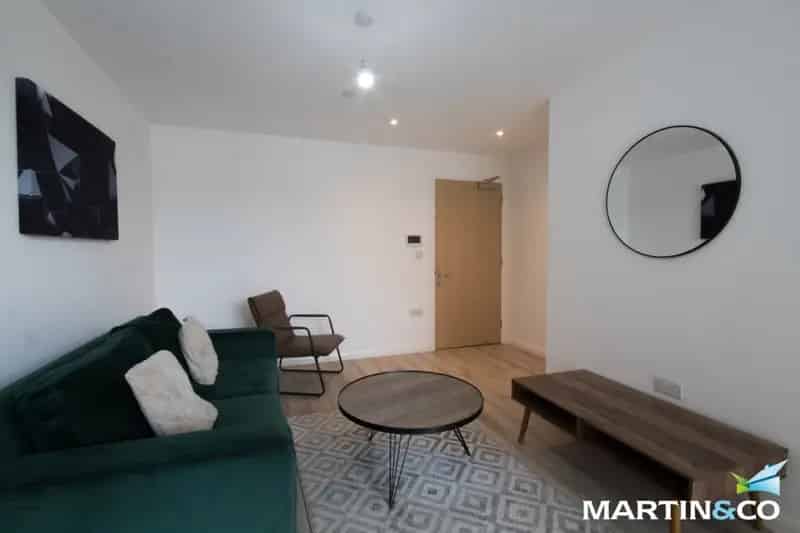 2 Bedroom Flat To Rent