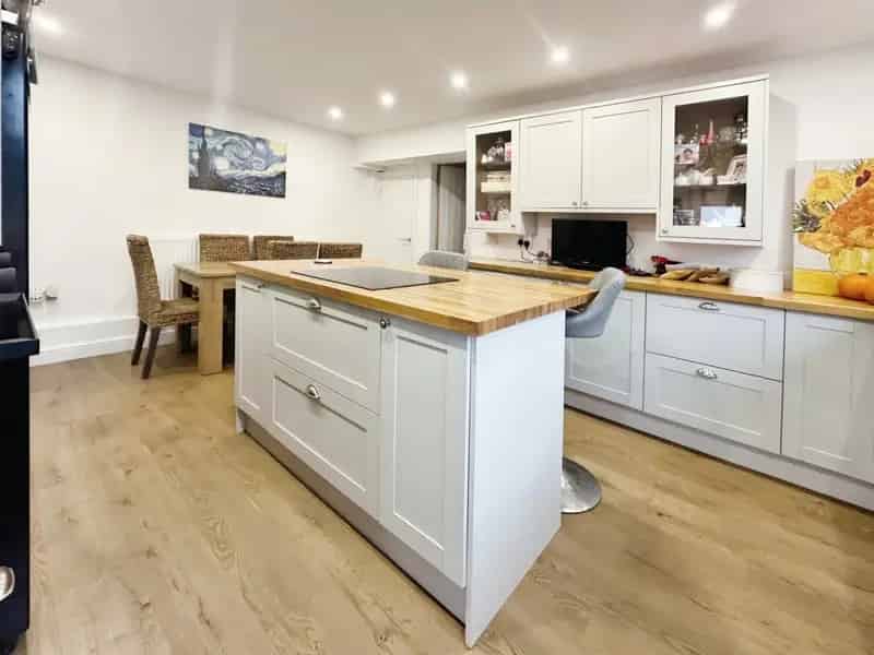 3 Bedroom End Terrace House For Sale