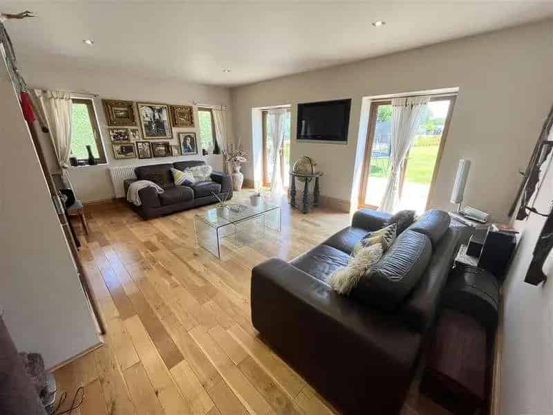 6 Bed House For Sale Five Acres Wilmslow