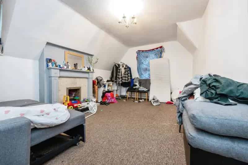 1 Bedroom Flat for Sale Chaucer Road