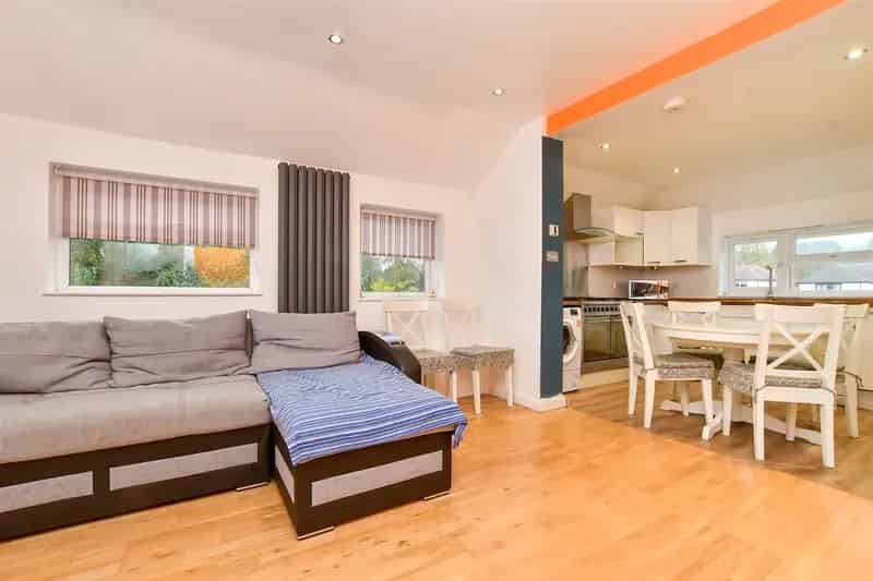 3 bedroom maisonette for sale