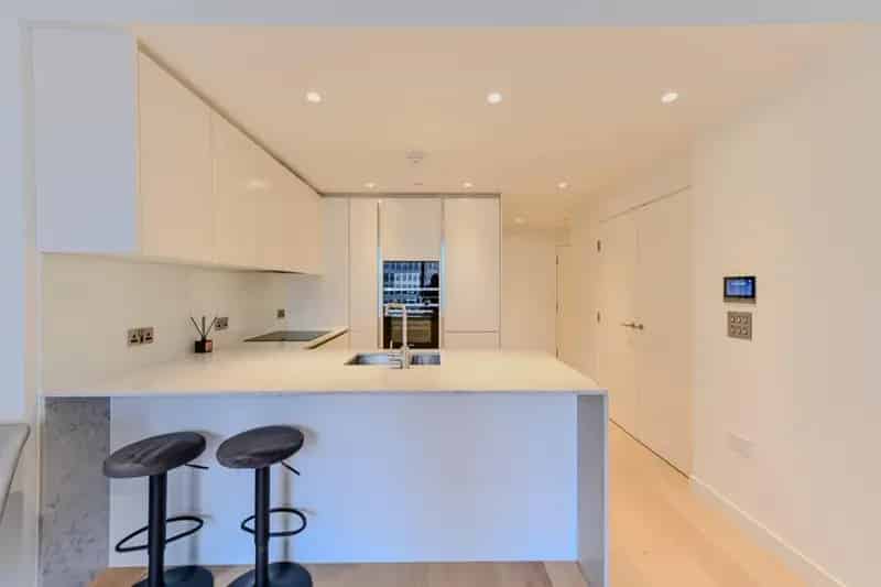 Luxury 1 Bedroom Apartment in E14 Available Now