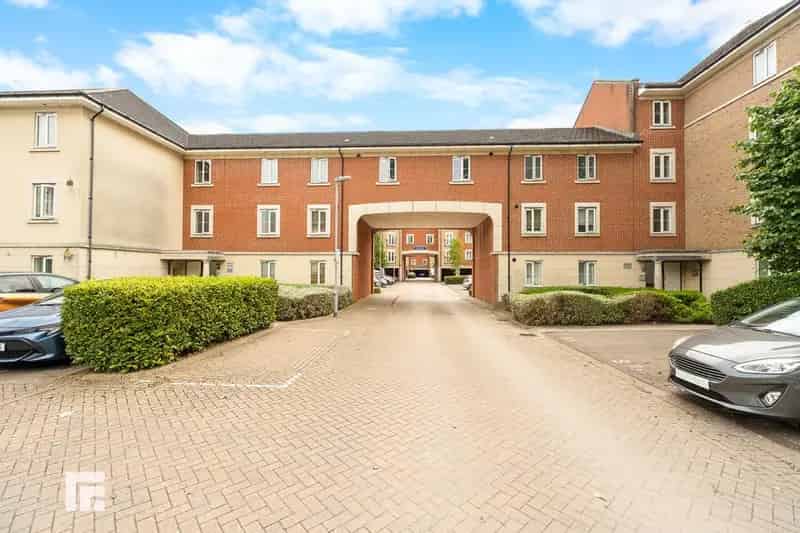 2 Bedroom Top Floor Apartment for Sale in Grangetown