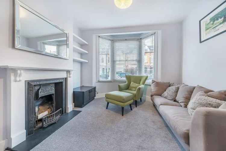 Flat For Sale in London, England