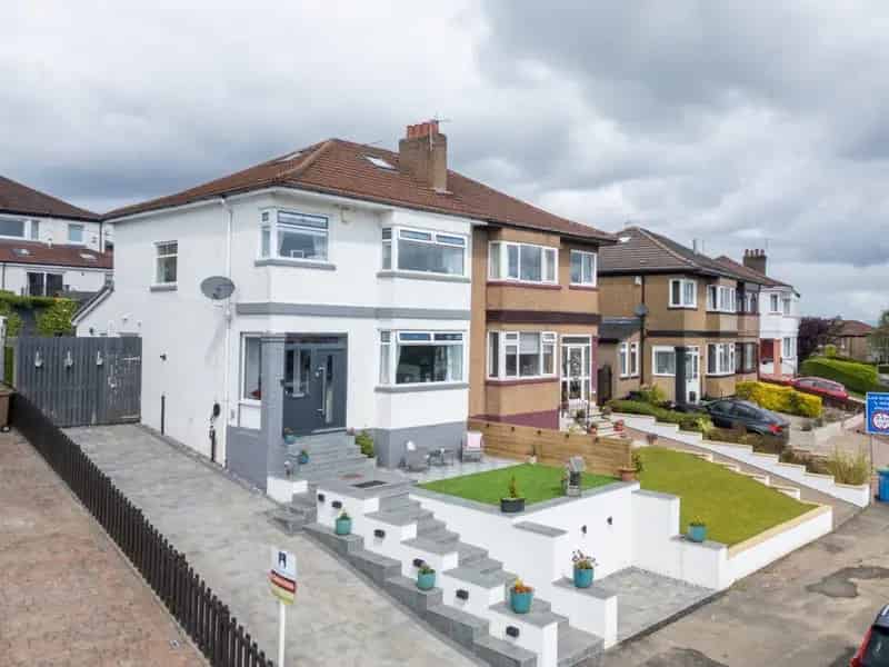 3 Bedroom Semi Detached Villa For Sale