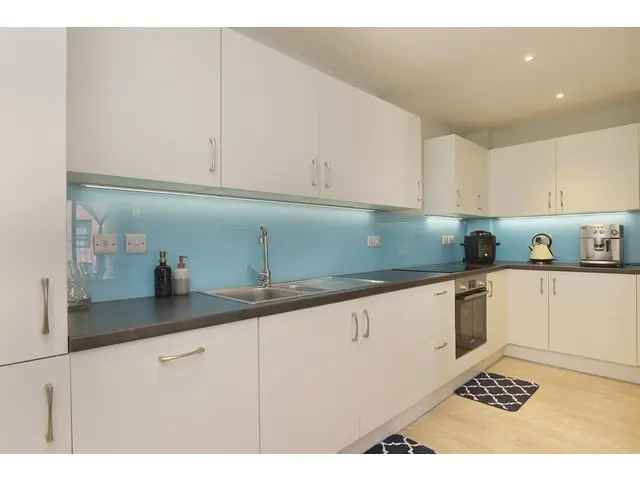 2 bedroom flat  for sale