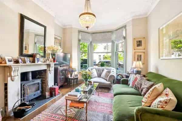 Spacious 4-Bedroom Victorian Family Home with Garden Studio